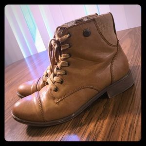 Roxy women’s reins surf co. Boots.